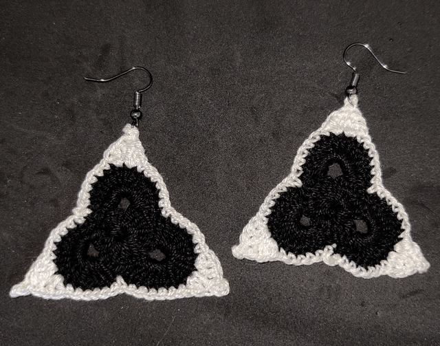 Boucles d'oreilles au crochet triangle