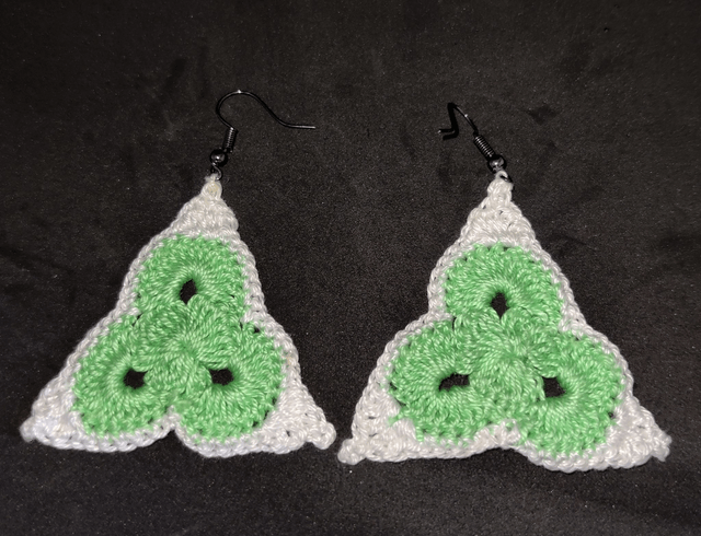 Boucles d'oreilles au crochet triangle