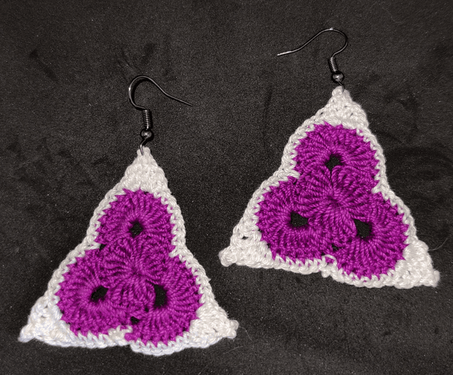 Boucles d&#039;oreilles au crochet triangle